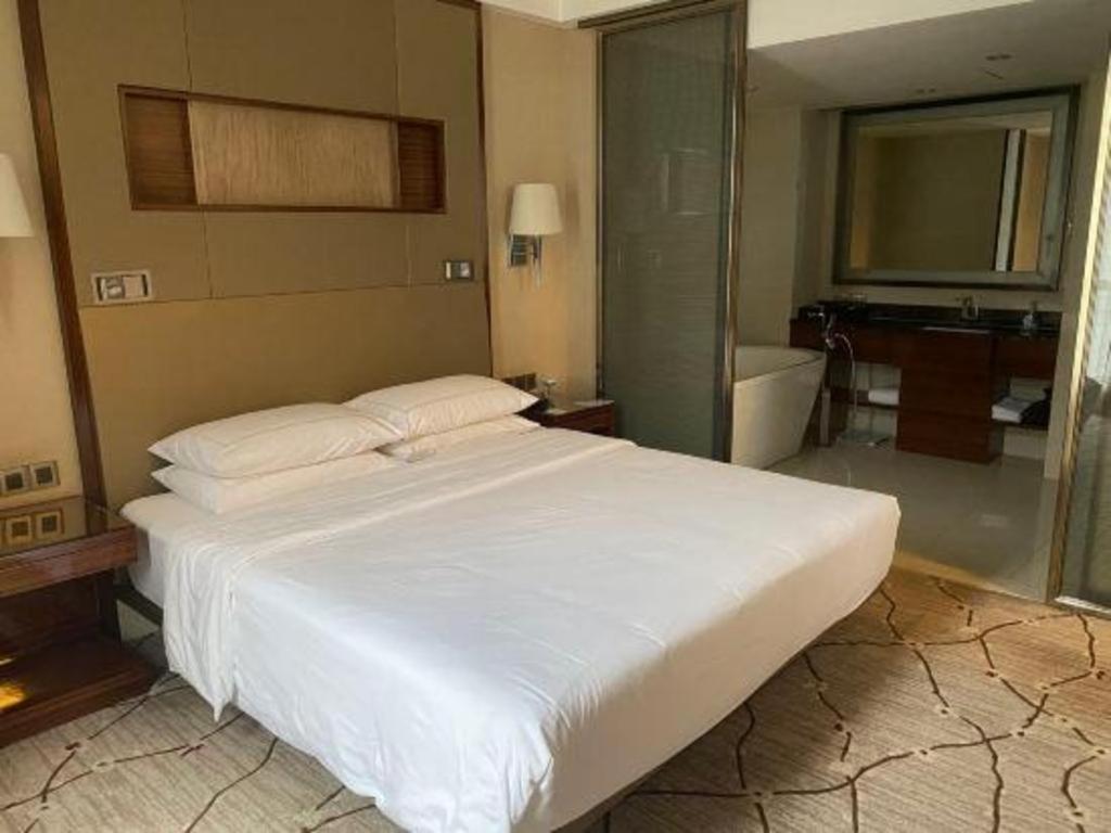 Jinan Silver Plaza Quancheng Hotel Exterior foto